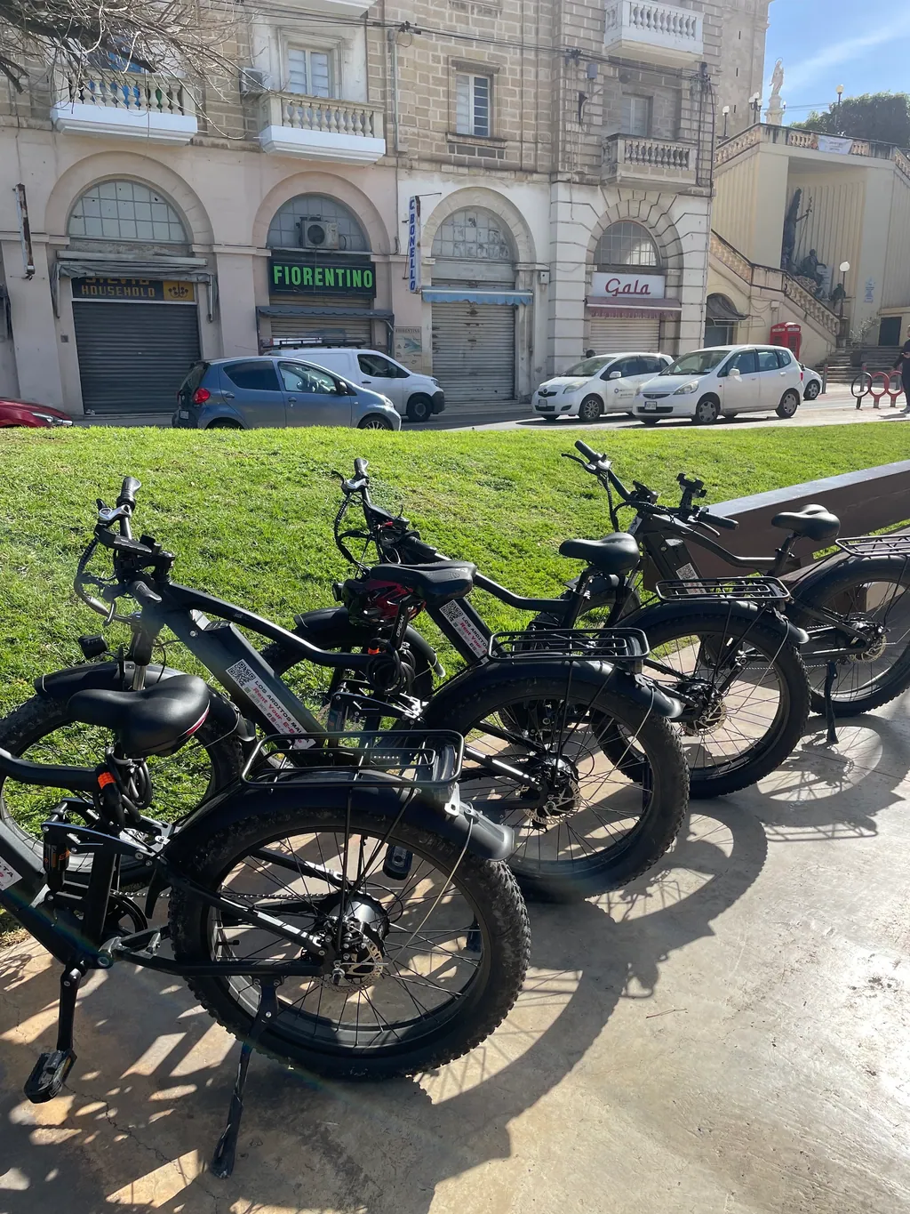 A row of Los Arditos fat-tyre e-bikes ready to ride